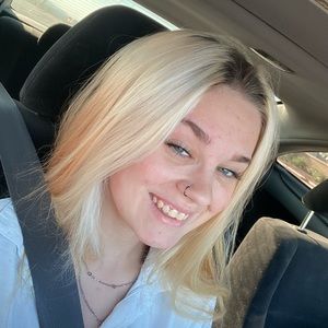 Meet your Posher, Gabriella